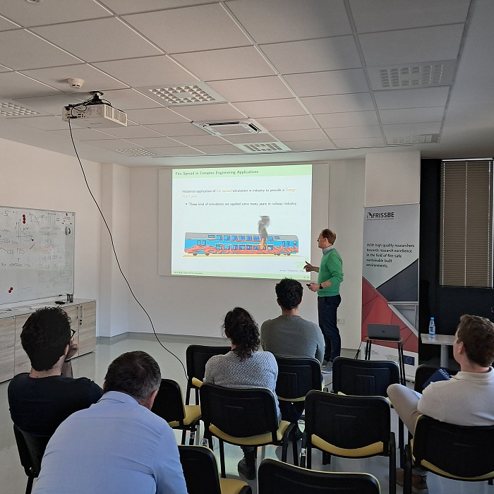 Prof Fabian Brännström delivers a seminar 