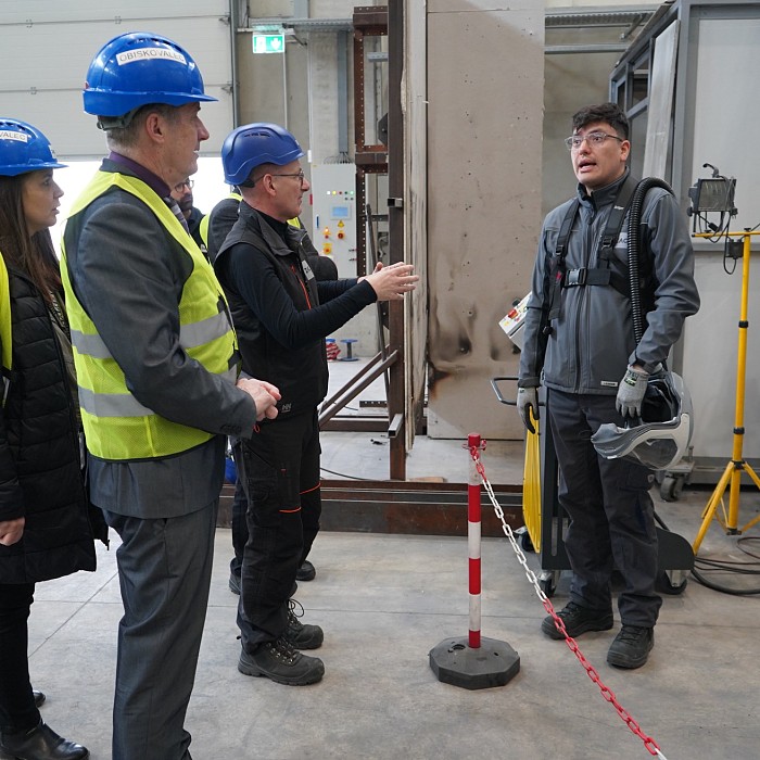 Minister of Defence of the Republic of Slovenia Visits the FRISSBE Fire Laboratory