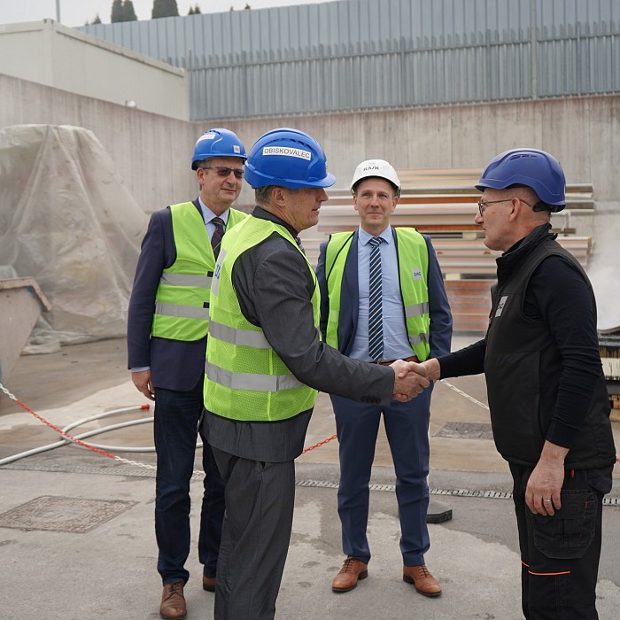 Minister of Defence of the Republic of Slovenia Visits the FRISSBE Fire Laboratory